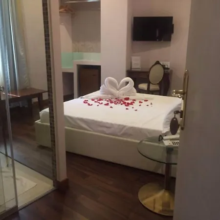 Ξενοδοχείο Antico Moderno Πιομπίνο